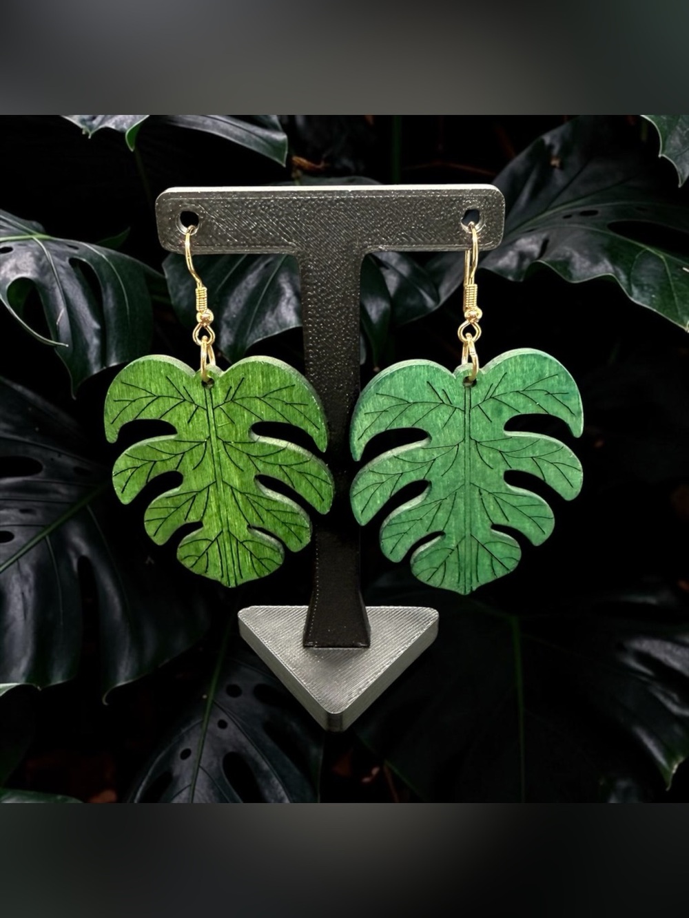 🌴Handmade Wooden Monstera Leaf Dangle Earrings/NWOT🌴